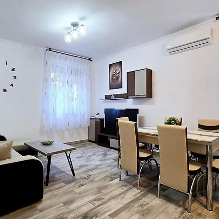Apartament 3 Camere Hd هونيدوارا المظهر الخارجي الصورة