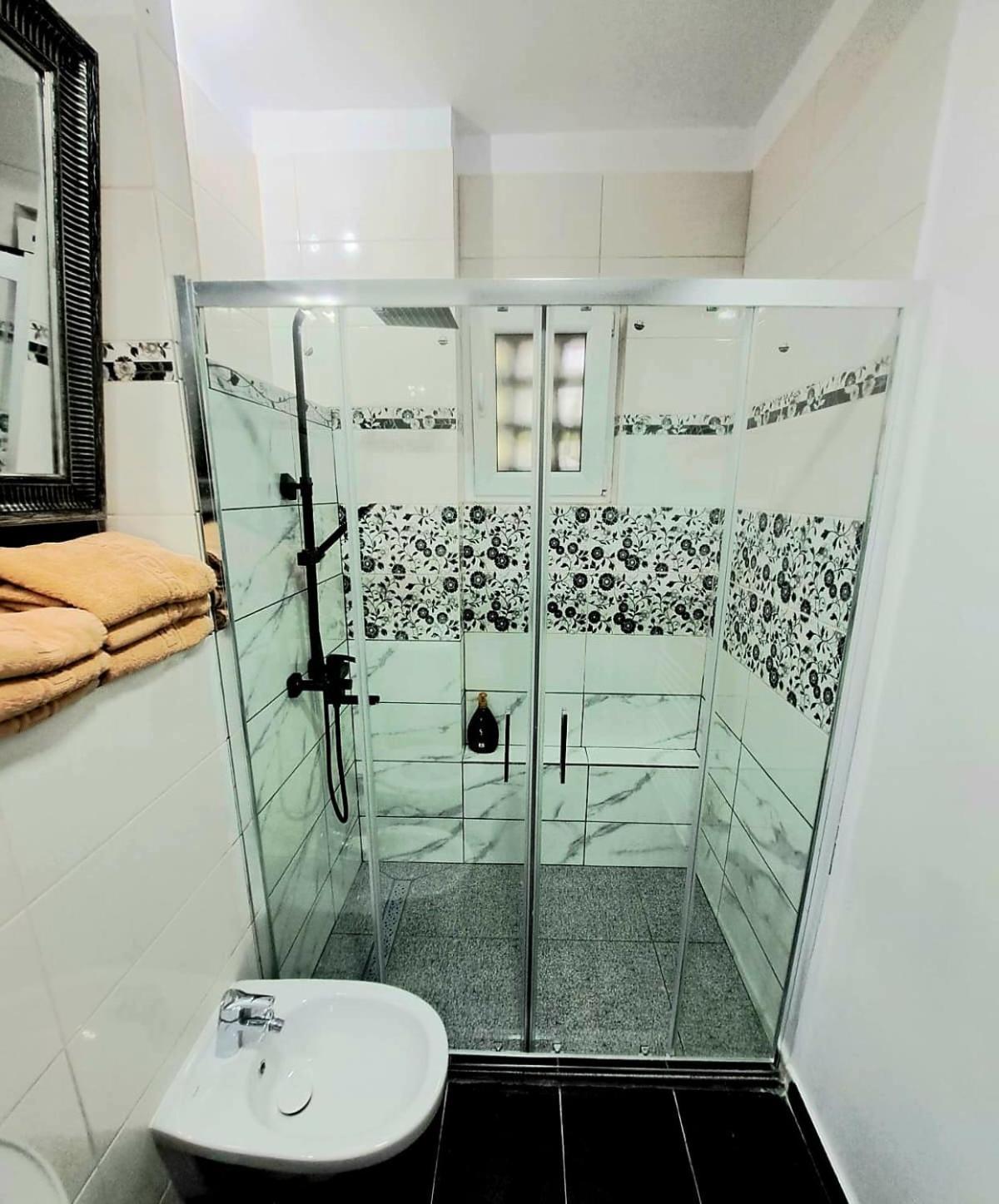 Apartament 3 Camere Hd هونيدوارا المظهر الخارجي الصورة