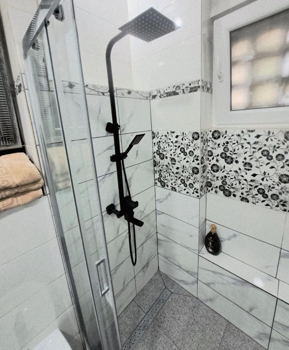 Apartament 3 Camere Hd هونيدوارا المظهر الخارجي الصورة